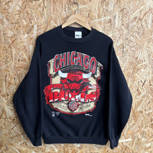 Lade das Bild in den Galerie-Viewer, Sudadera Chicago Bulls Early 90’s Ravens Vintage - L/XL