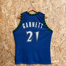Carregar imagem no visualizador da galeria, Camiseta Minnesota Timberwolves 2000/03 Road Kevin Garnett #21 Champion Vintage - M/L