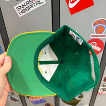 Carregar imagem no visualizador da galeria, BNWT Gorra Oakland Athletics Early 90s AMCAP Vintage