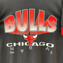 Carregar imagem no visualizador da galeria, Camiseta Chicago Bulls Mid/Late 90s Salem Sportswear Vintage - M/L