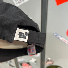 Cargar imagen en el visor de la galería, BNWT Gorra San Jose Sharks 90s Sports Specialties Vintage