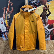 Cargar imagen en el visor de la galería, BNWT Abrigo Nike Late 90’s Vintage - S/M