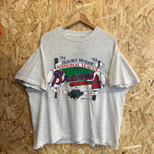 Cargar imagen en el visor de la galería, Camiseta Atlanta Braves 1992 Trench Vintage - M/L