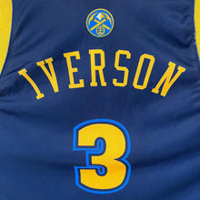 Cargar imagen en el visor de la galería, Camiseta Denver Nuggets Allen Iverson #3 Champion Vintage - L/XL