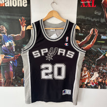 Cargar imagen en el visor de la galería, Camiseta San Antonio Spurs Road 2004-08 Manu Ginobili #20 Champion Vintage - S/M