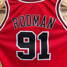 Carregar imagem no visualizador da galeria, Camiseta Chicago Bulls Road HWC 2007/08 Dennis Rodman #91 Champion Vintage - XS/S