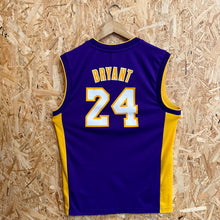 Carica l'immagine nel visualizzatore di Gallery, Camiseta Los Angeles Lakers 2013/14 Road Kobe Bryant #24 Adidas - S/M