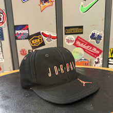 Cargar imagen en el visor de la galería, Gorra Air Jordan 1992 Vintage