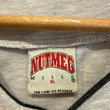 Cargar imagen en el visor de la galería, Beisbolera Chicago White Sox “Bugs Bunny” Nutmeg Mills Vintage 1994- XL/XXL