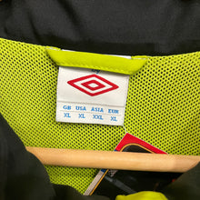 Cargar imagen en el visor de la galería, Chaqueta Manchester City 2011-12 Umbro Vintage - L/XL
