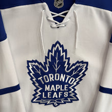 Lade das Bild in den Galerie-Viewer, Camiseta Toronto Maple Leafs 2010/11 Third Reebok - L/XL