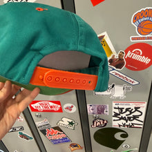 Cargar imagen en el visor de la galería, Gorra Miami Dolphins 90s Competitor Vintage