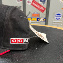 Cargar imagen en el visor de la galería, BNWT Gorra Ottawa Senators 90s CCM Vintage