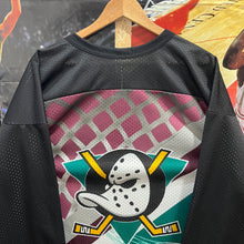 Cargar imagen en el visor de la galería, Camiseta Anaheim Mighty Ducks 1993/94 CCM Vintage - S/M