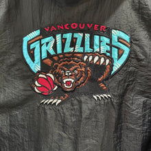 Cargar imagen en el visor de la galería, Chaqueta Vancouver Grizzlies Mid 90s Mighty-Mac Vintage - XS/S