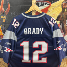 Cargar imagen en el visor de la galería, Camiseta New England Patriots 2005-07 Home Tom Brady #12 Reebok Vintage - XXL/3XL