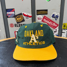 Cargar imagen en el visor de la galería, Gorra Oakland Athletics 90s Campri Teamline Vintage