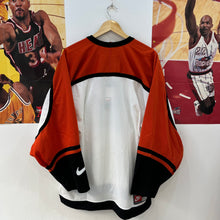 Cargar imagen en el visor de la galería, BNWT Camiseta Philadelphia Flyers Nike Home Vintage 1997 - L/XL
