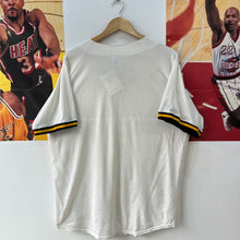 Cargar imagen en el visor de la galería, Beisbolera Pittsburgh Pirates Russell Athletic Vintage Early/Mid 90s- L