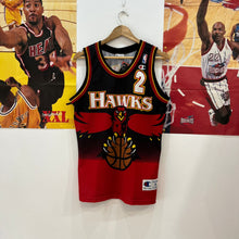 Cargar imagen en el visor de la galería, Camiseta Atlanta Hawks Road 1995-96 Stacey Augmon #2 Champion Vintage - S/M