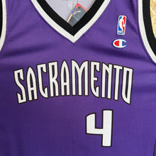 Cargar imagen en el visor de la galería, Camiseta Sacramento Kings Road 2000/03 Chris Webber #4 Champion Vintage - L/XL