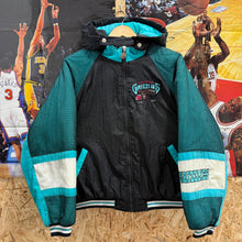 Cargar imagen en el visor de la galería, Chaqueta Vancouver Grizzlies Mid 90s Mighty-Mac Vintage - XS/S