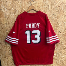 Carregar imagem no visualizador da galeria, Camiseta San Francisco 49ers 2022-23 Trowback Home Brock Purdy #13 Nike - XXL/3XL