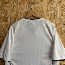 Carica l'immagine nel visualizzatore di Gallery, Camiseta Inglaterra 2002 Home Umbro Vintage - XL/XXL