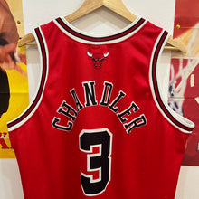 Cargar imagen en el visor de la galería, Camiseta Chicago Bulls 2004-06 Road Tyson Chandler #3 Champion Vintage - XL/XXL
