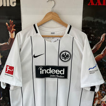 Cargar imagen en el visor de la galería, Camiseta Eintratch Frankfurt 2017-18 Home Prince #17 Nike - XL/XXL
