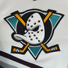Cargar imagen en el visor de la galería, Camiseta Anaheim Mighty Ducks 1993-95 Home CCM Vintage - M/L
