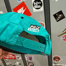 Cargar imagen en el visor de la galería, Gorra Florida Marlins 1992 Pro One Vintage
