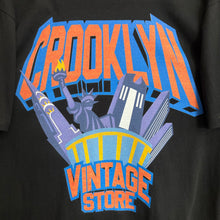 Lade das Bild in den Galerie-Viewer, Camiseta Oversize “Crooklyn NYC”
