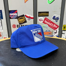 Cargar imagen en el visor de la galería, Gorra New York Rangers 90s ANNCO Vintage
