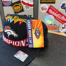 Load image into Gallery viewer, BNWT Gorra Denver Broncos Champions 1998 Logo Athletic Vintage
