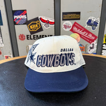 Cargar imagen en el visor de la galería, Gorra Dallas Cowboys “Shadow” 1996 Sports Specialties Vintage
