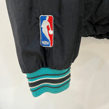 Cargar imagen en el visor de la galería, Pullover Vancouver Grizzlies Champion Late 90’s Vintage - XL/XXL
