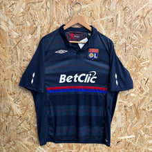 Cargar imagen en el visor de la galería, Camiseta Olympique Lyonaiss 2009-10 Third Umbro - L/XL
