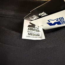 Cargar imagen en el visor de la galería, BNWT Camiseta Iowa Hawkeyes 1996/99 Starter Vintage - M/L
