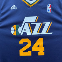 Cargar imagen en el visor de la galería, Camiseta Utah Jazz Road 2011/13 Paul Millsap #24 Adidas Vintage - L YOUTH
