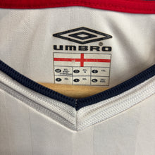 Carica l'immagine nel visualizzatore di Gallery, Camiseta Inglaterra 2002 Home Umbro Vintage - XL/XXL
