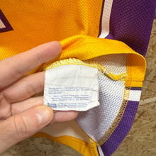 Cargar imagen en el visor de la galería, Camiseta Los Angeles Lakers 2000/03 Home Shaquille O’Neal #34 Champion Vintage - L/XL
