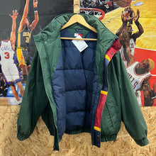 Cargar imagen en el visor de la galería, Plumas Tommy Hilfiger Vintage 90’s - M/L
