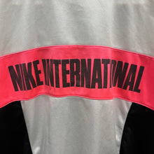 Cargar imagen en el visor de la galería, Chaqueta Nike International 1989-90 Vintage - S/M
