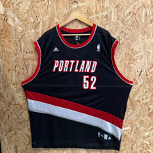 Charger l'image dans la galerie, Camiseta Portland Trail Blazers Road 2007/08 Greg Oden #52 Adidas - XXL/3XL

