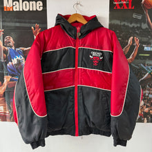 Cargar imagen en el visor de la galería, Chaqueta Chicago Bulls REVERSIBLE 90s Pro Player Vintage - XS/S
