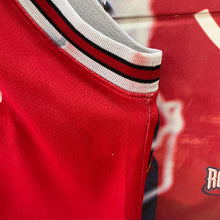 Cargar imagen en el visor de la galería, Camiseta Chicago Bulls Road 2004-05 Tyson Chandler #3 Champion Vintage - L Youth
