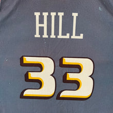 Cargar imagen en el visor de la galería, Camiseta Detroit Pistons Road 1996-97 Grant Hill #33 Champion Vintage - M/L

