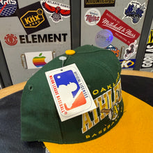 Charger l'image dans la galerie, BNWT Gorra Oakland Athletics Early 90s Eds West Vintage
