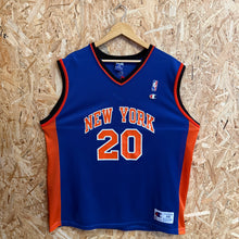 Cargar imagen en el visor de la galería, Camiseta New York Knicks 2000/02 Road Allan Houston #20 Champion Vintage - L/XL
